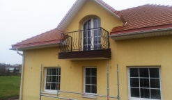 Plytelių klijavimas balkone